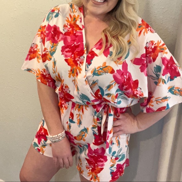 🎉SALE🎉Tropical Floral Kimono Romper